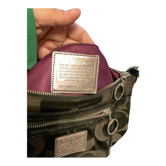 Vintage Y2K Coach Poppy Shoulder bag with signature C design in black on black - Picture 6 of 7